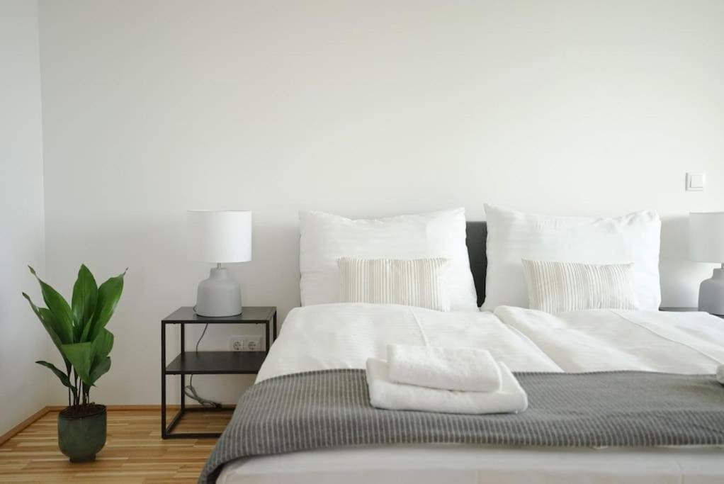Oberlaa New Apartment - 15 Min To City Viena Exterior foto